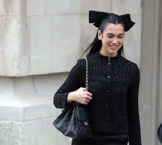 ستاره موسیقی پاپ اسرائیل را به نسل‌کشی محکوم کرد