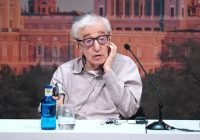وودی آلن 90 ساله در آستانه ساختن جدیدترین فیلم خود وودی آلن 90 ساله در آستانه ساختن جدیدترین فیلم خود